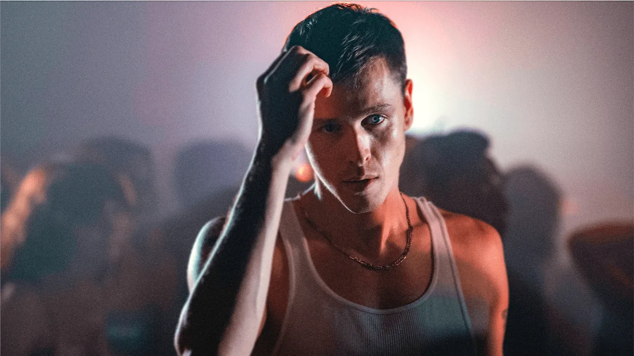 Harris Dickinson nu este sigur că este Babygirl